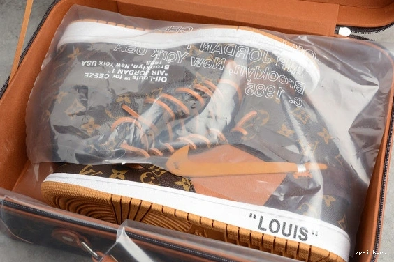 Rep EP 1 AQ0818-158 AIR JORDAN O-W -LouiV CASE) (WITH AQ0818-158 0108